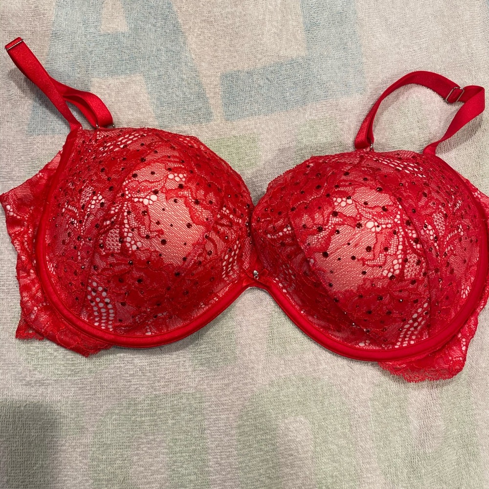 VS red lace push up bra